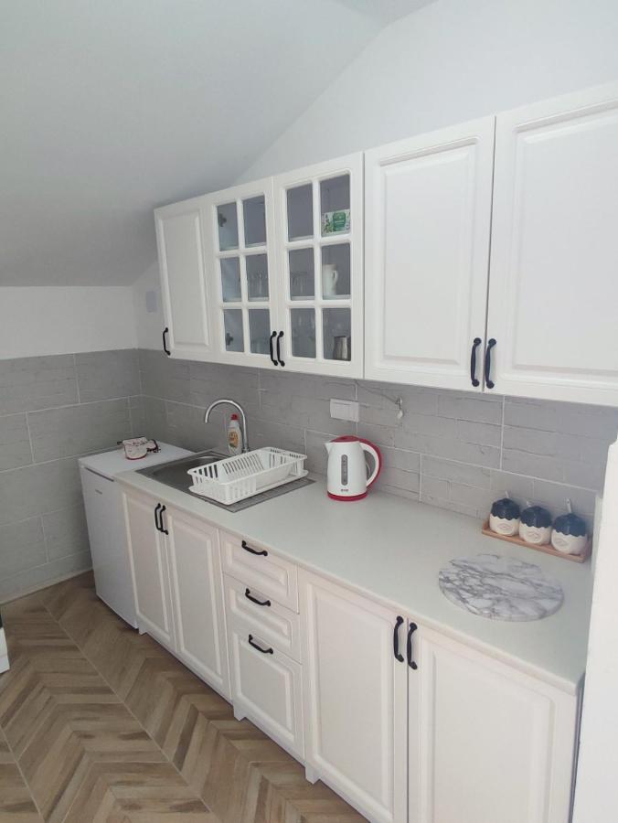Apartman Flora Rednek Kültér fotó