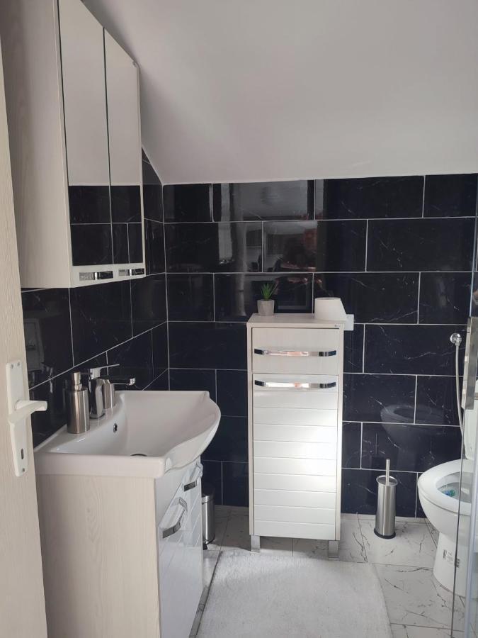 Apartman Flora Rednek Kültér fotó