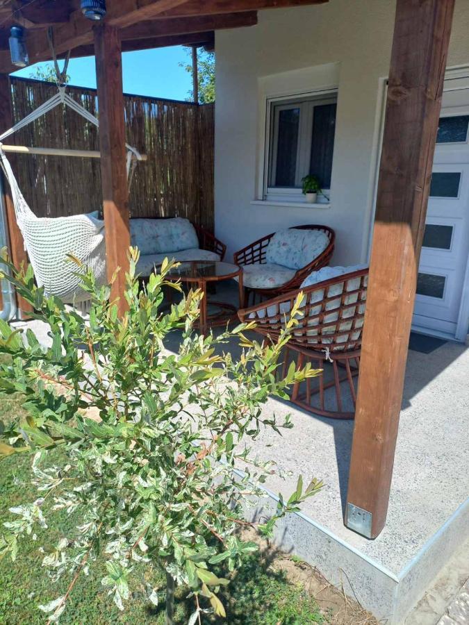 Apartman Flora Rednek Kültér fotó