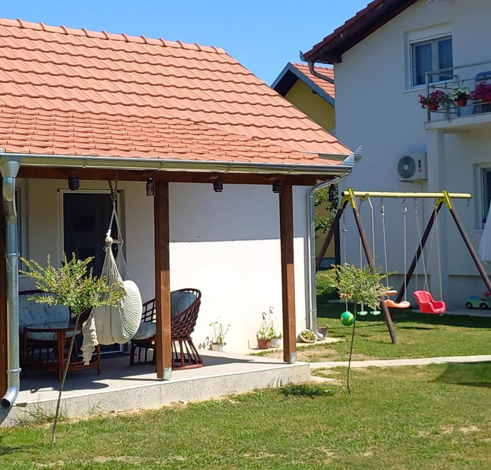 Apartman Flora Rednek Kültér fotó